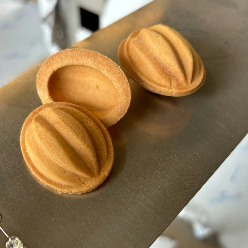 Equipamento automático de produção de tortas e biscoitos